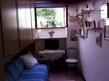 Bed and Breakfast Apollo 4*