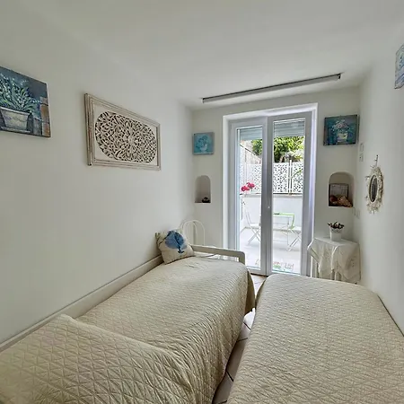 Villa Apollo B&B Oda ve Kahvaltı 4*