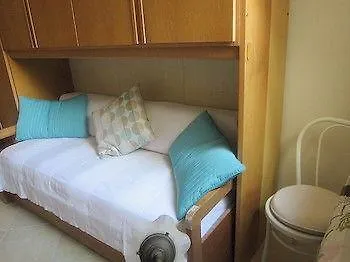 Bed & Breakfast Apollo 2*