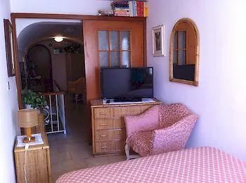 Couette-café Apollo 4*