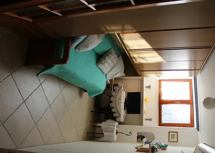 Apollo Bed & Breakfast